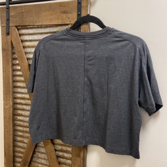 lululemon|| crop pocket tee - Picture 4 of 6